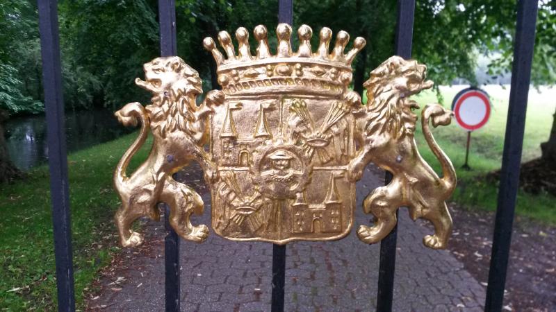 Wappen im Tor