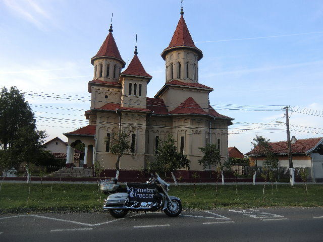 029. Kirche in Zadareni-RO.jpg