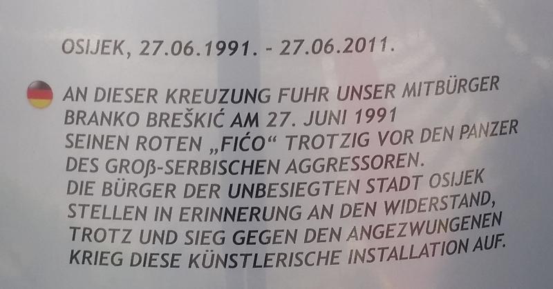 HR, Osijek, Denkmal Roter Fico 20170923 45.55468 18.69551 (3).jpg