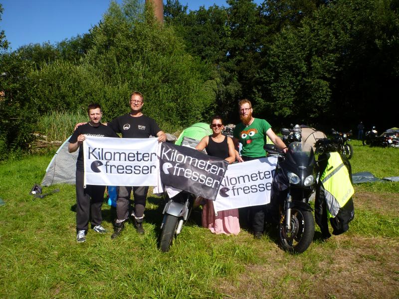 auf diesem Motiv ist gut der Campingplatz des Treffen zu sehen, der Schornstein ist leider nicht ganz drauf