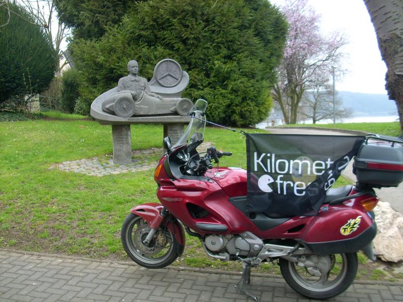 Caracciola-Denkmal, Remagen_N 50.580207, E7.227029 .JPG