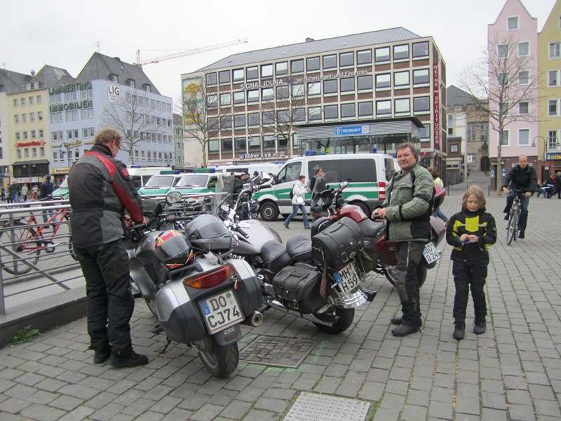 Parplatz Köln mit &quot;grünen&quot; Parkplatzwächtern