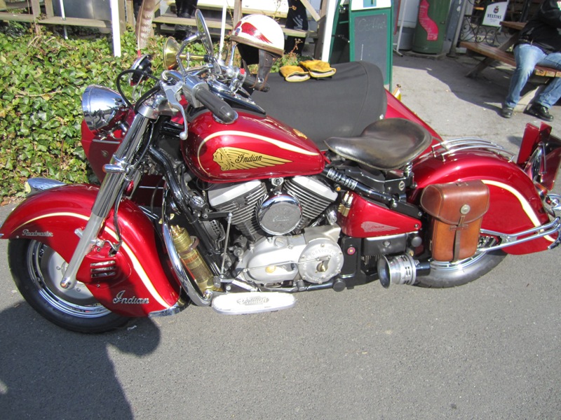 eine Indian *schwärm*   erster Stop an "Wolfs Revier"