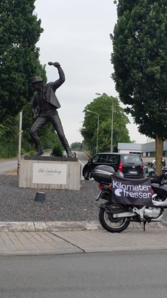 Udo Lindenberg Statue, Gronau, N52.207054, E7.040256.jpg