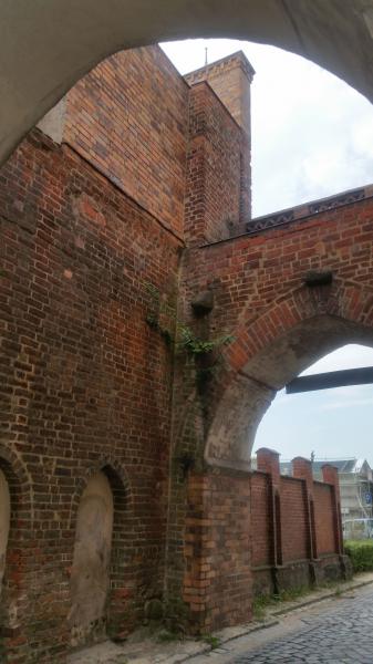 Das Demminer Tor, Altentreptow, N53.695347, E13.251057 (2).jpg