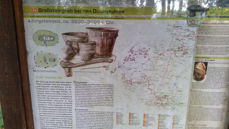 Großsteingrab bei den Düvelskuhlen , N52.814774, 7.483931.jpg