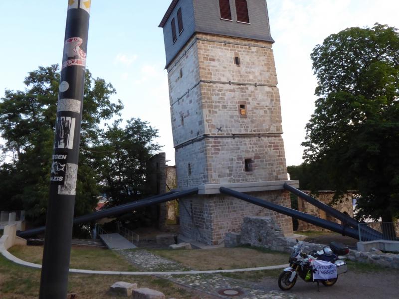 Schiefer Turm Frankenhsn.JPG
