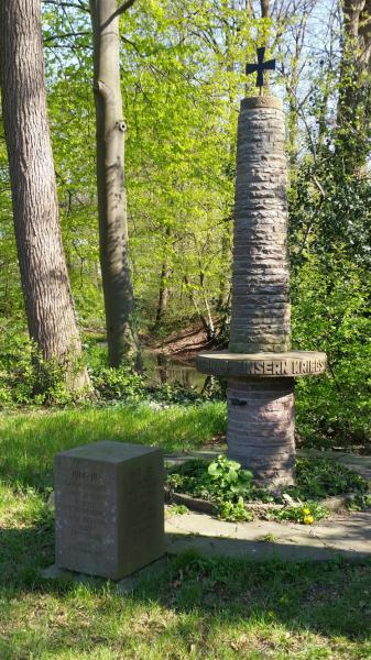 20200414_2 Ehrenmal Greven.jpg