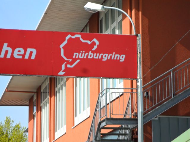 Anlassen Nürburgring 08.-10.04.11.jpg