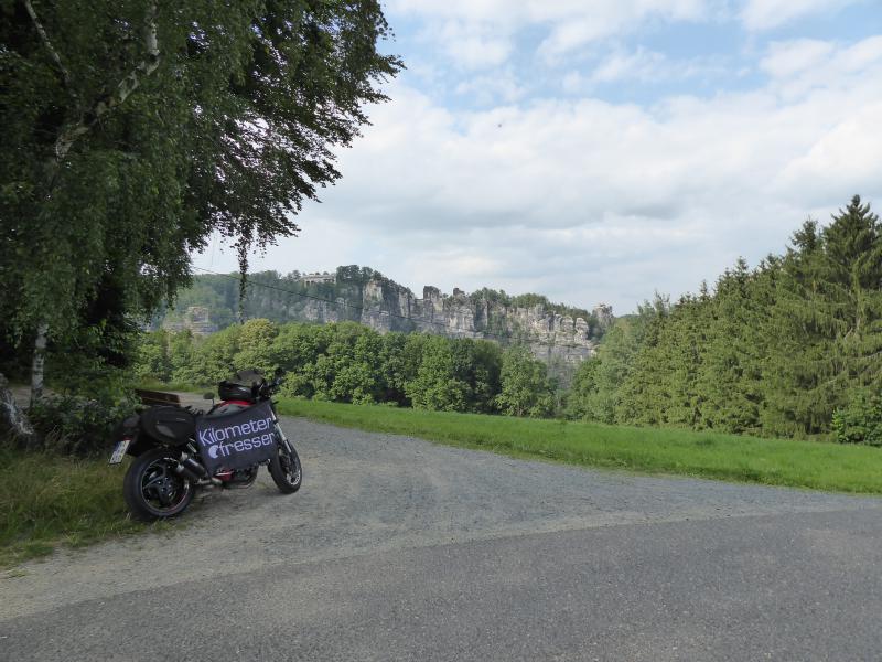 016Blick auf die Bastei1.JPG