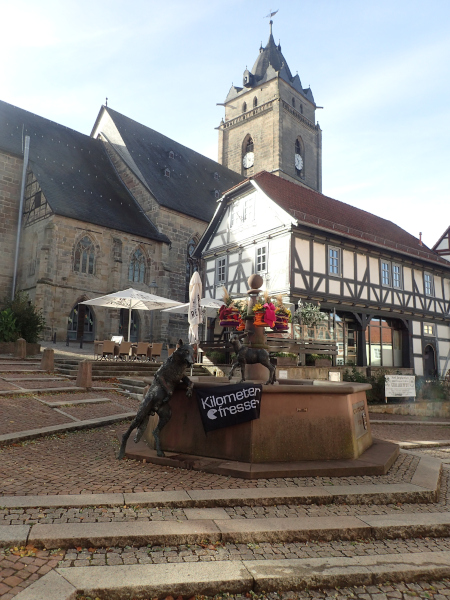 Märchenbrunnen Wolfhagen Marktplatz.jpg