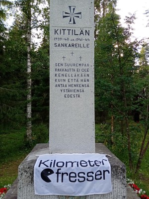 IMG_20230721_193055.jpg (982.52 KiB) 2378 mal betrachtet Kriegsdenkmal in Lappland
