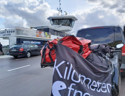 Fahne Mary Roos Rheinfähre Bingen Rüdesheim.jpg