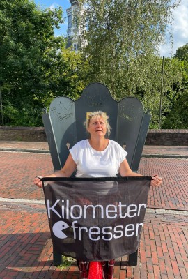 Cullera Jever Zerbst Thron.jpg