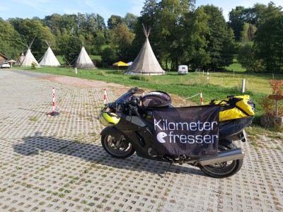 Rhön Indianer Hotel TipiDorf Poppenhausen 02.jpg