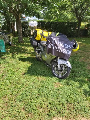 Cormatin Camping Le Hameau des Champs Fahne.jpg