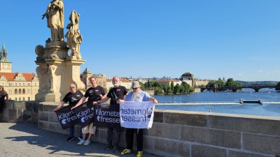 20240729 Karlsbrücke Prag.jpg