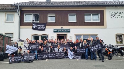 Gruss 2025 Fahnen 01.jpg