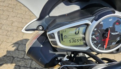 Hier endlich mein Kilometerstand nach Unfall und 13 Wochen in der Werkstatt. <br />Triumph Street Triple 53.659
