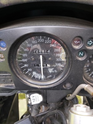 CBR1100 XX 97 Tacho 124914.jpg