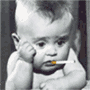 Baby raucht Kippe !.gif