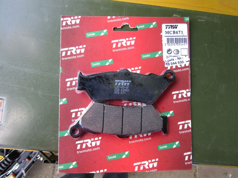 Bremsscheibe wechseln bei Honda Deauville NT650V<br />Lieferung ohne Federbleche