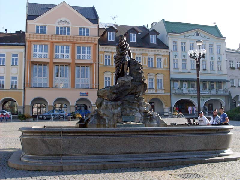 Brunnen in der mittelalterl. Stadt Trutnov (Trautenau)