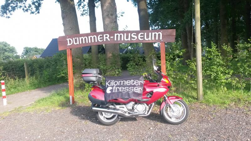 Am Dümmermuseum N52.522076, E8.363383