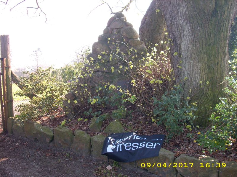 Denkmal Waterloo Rönneberg, Uelsen, N52.491775,  E6.892975_kl.jpg