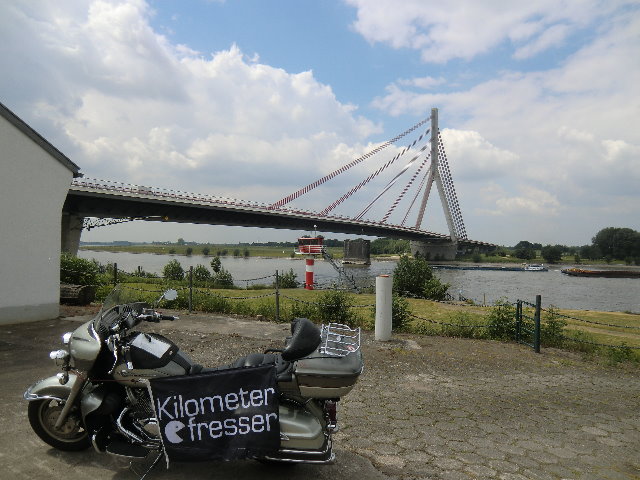 90. Rheinbrücke Wesel.jpg