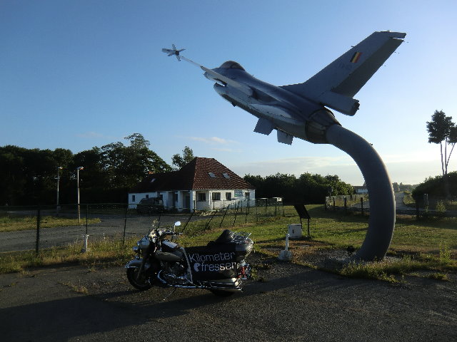 97. F16.jpg