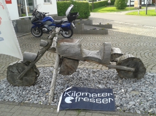 Holzmotorrad2 .jpg